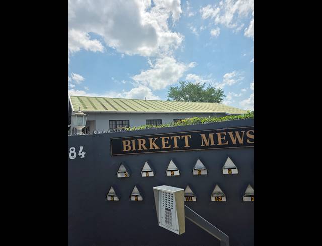 2 BEDROOM FLAT TO LET IN SCOTTSVILLE